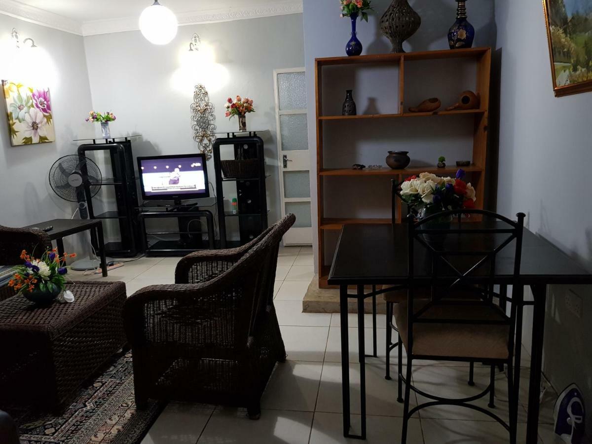 Summer Pines Apartment Lusaka Ngoại thất bức ảnh